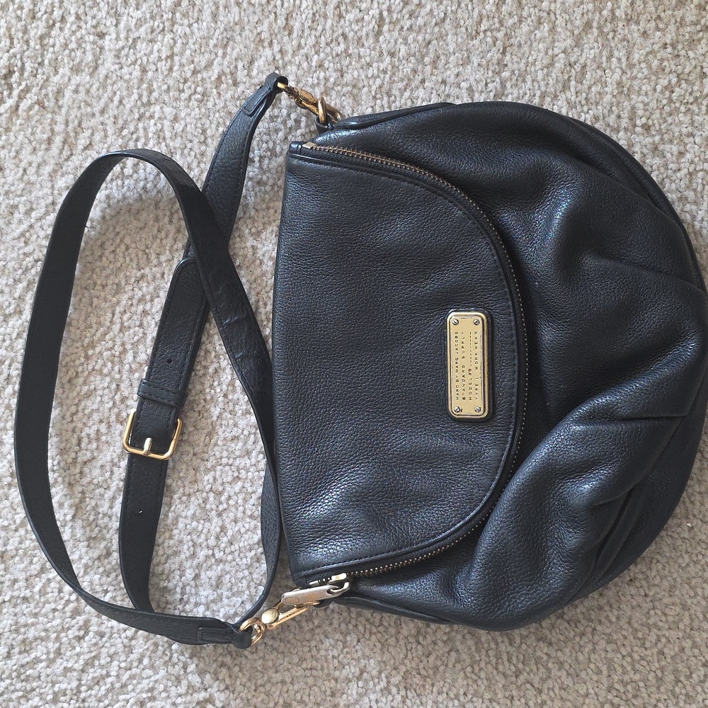 Marc Jacobs Natasha Q black leather crossbody bag